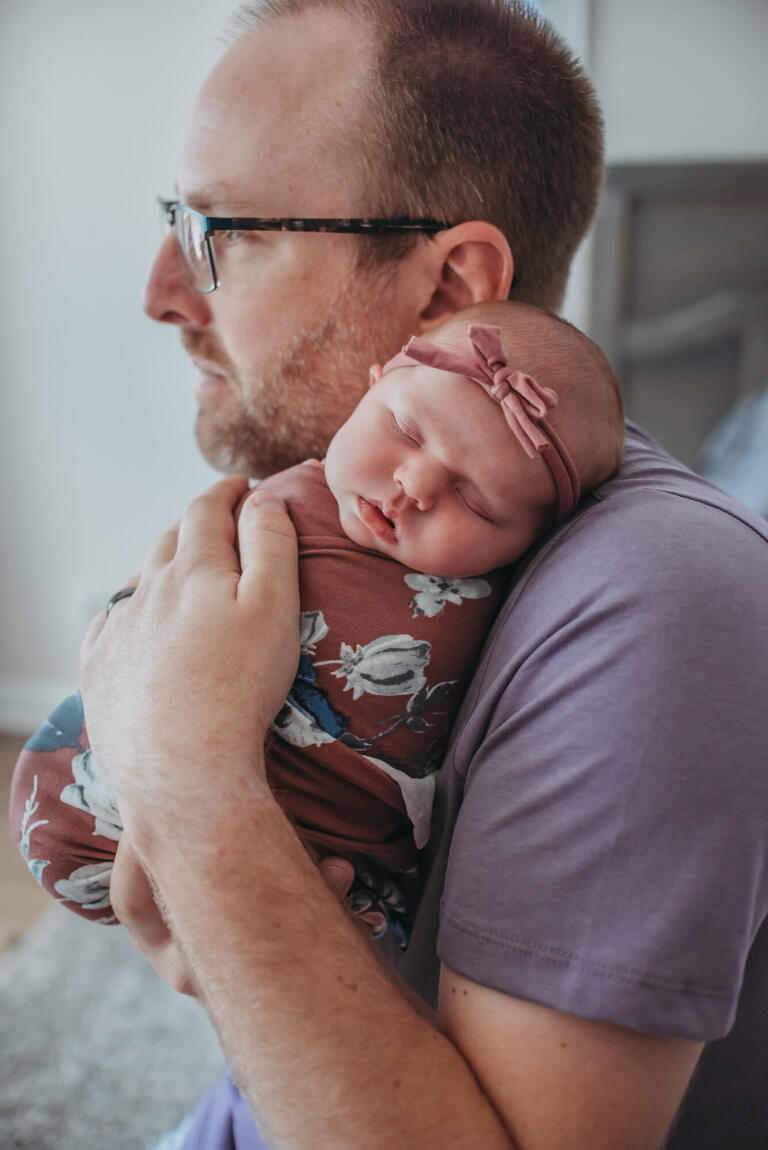 dad with new baby girl